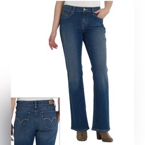 Woman’s Levi 515 Bootcut Jean Medium Wash Size 6M W28/L32.   New without…